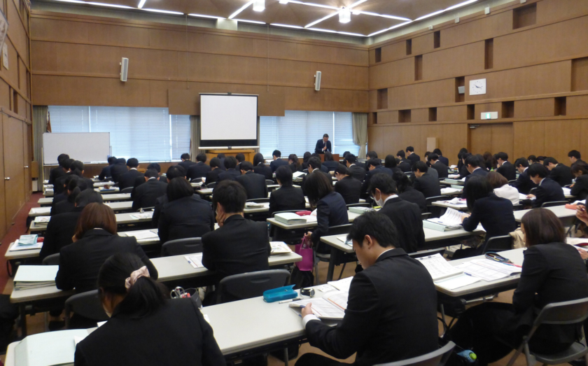 新規採用職員研修の様子01